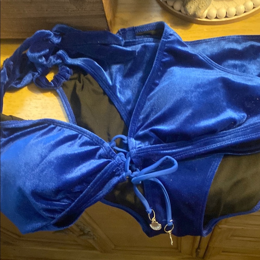 BNWOT Marlilly-Women’s Velvet Tie-Front Bikini Top - Royal Blue